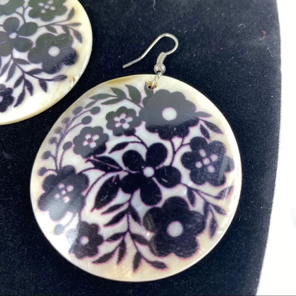 Vintage 90s Floral Mother Of Pearl Boho‎ Disc Dangle Earrings Cream Black